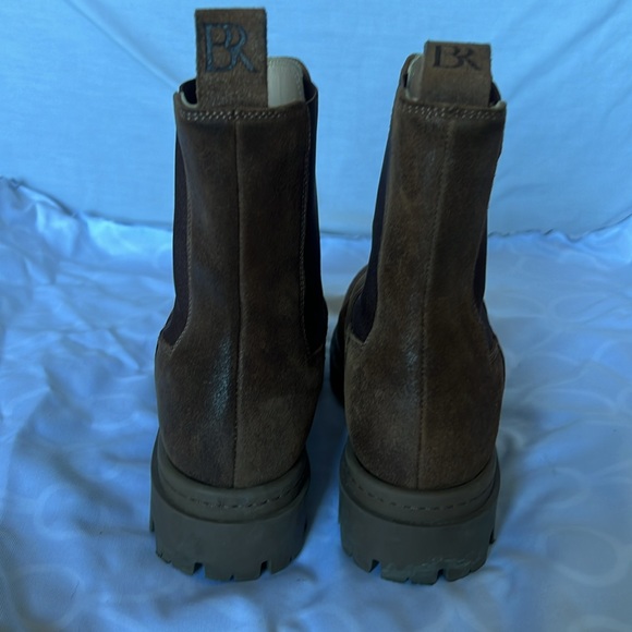 BANANA Republic Chelsea Boots - Size 7 - Picture 4 of 14